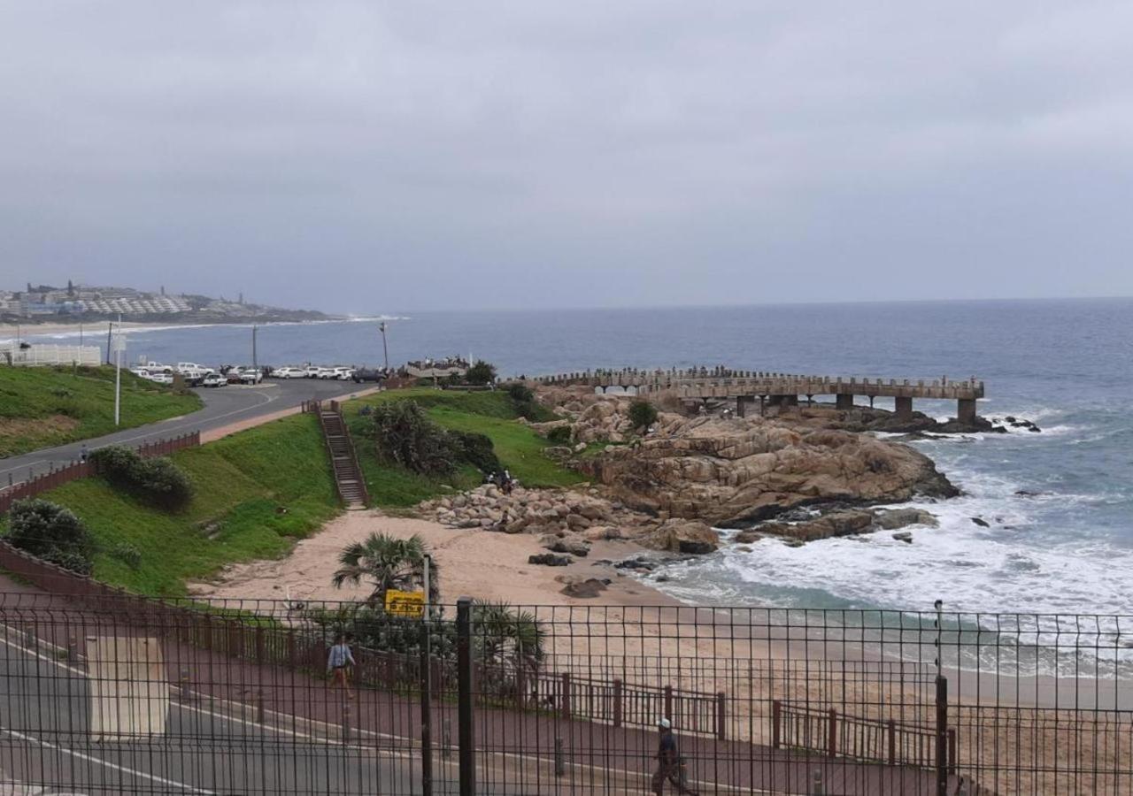 Whale Rock, Modern Beachfront Apartment Margate Buitenkant foto