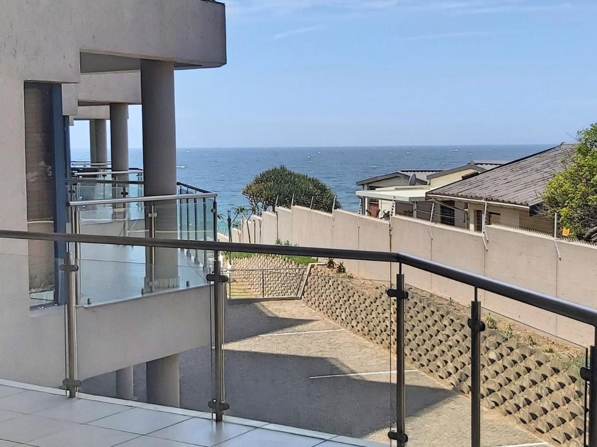 Whale Rock, Modern Beachfront Apartment Margate Buitenkant foto